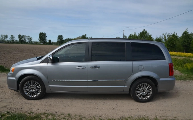 Chrysler Town &amp; Country cena 64900 przebieg: 191000, rok produkcji 2015 z Płock małe 436